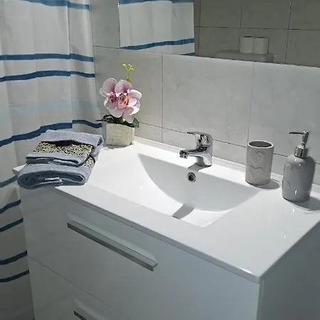 Casa Vacanze La Rocca 2 Appartamento *